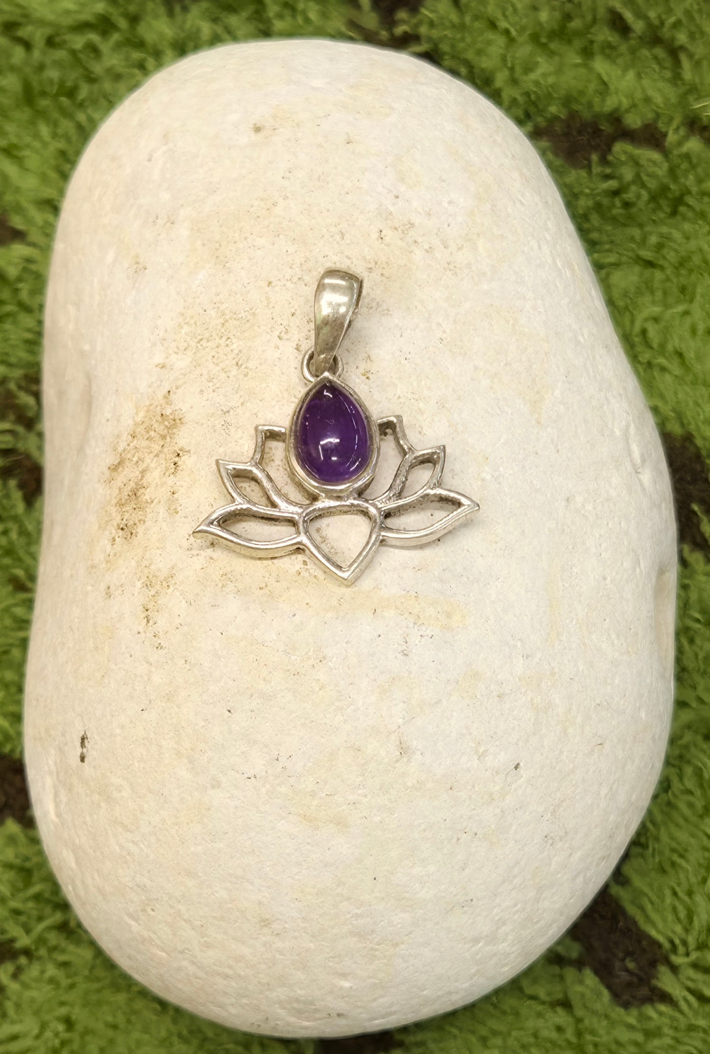 💜Colgante Flor de Loto con Amatista en Plata 925 – Calma y Transformación