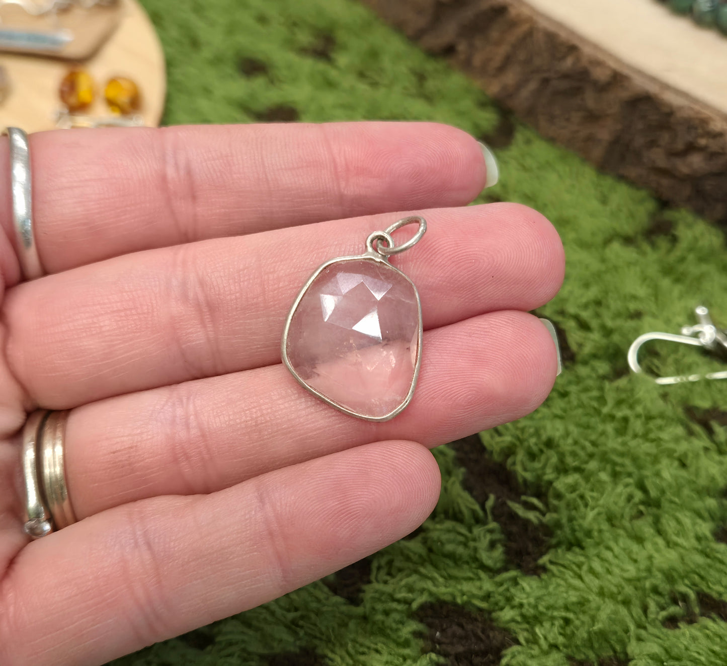 🩷Colgante de cuarzo rosa facetado en plata 925 | Amor propio y calma ✨