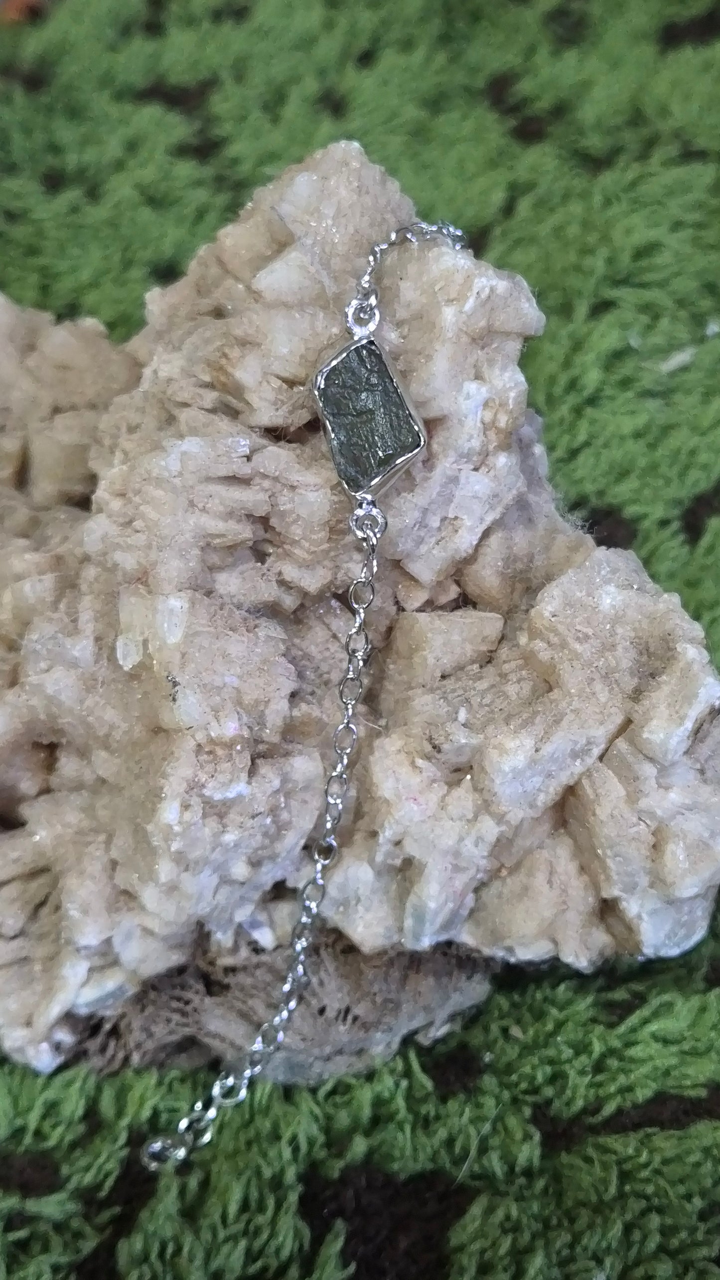 Pulsera Hilo de Luz
Moldavita Auténtica · Plata de Ley 925