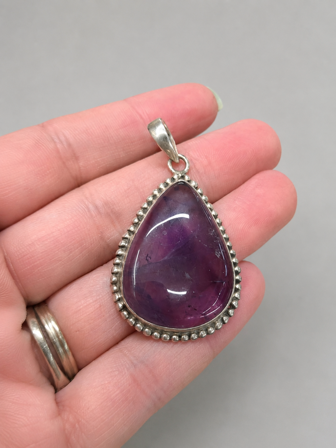 Colgante Grande de Amatista en Forma de Gota en Plata de Ley 925
