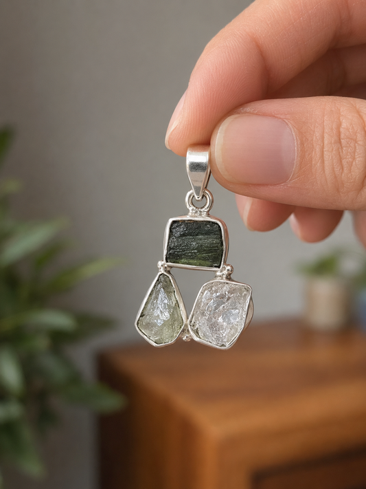 Colgante Trinidad Estelar · Moldavita, Herkimer y Cristal del Líbano · Plata de Ley 925