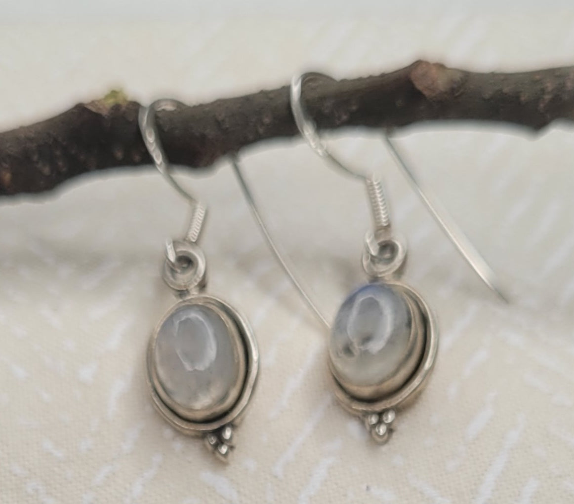 🌜Pendientes de Piedra Luna en Plata 925 – Intuición y Calma Interior