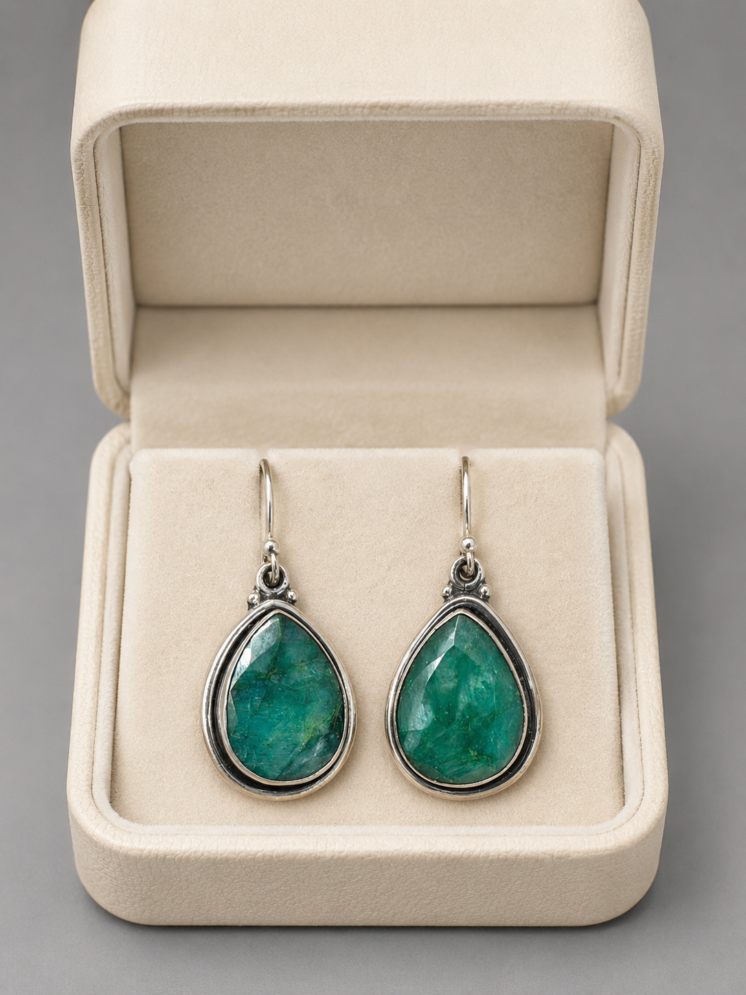 Pendientes de Zafiro Verde Natural en Plata de Ley 925