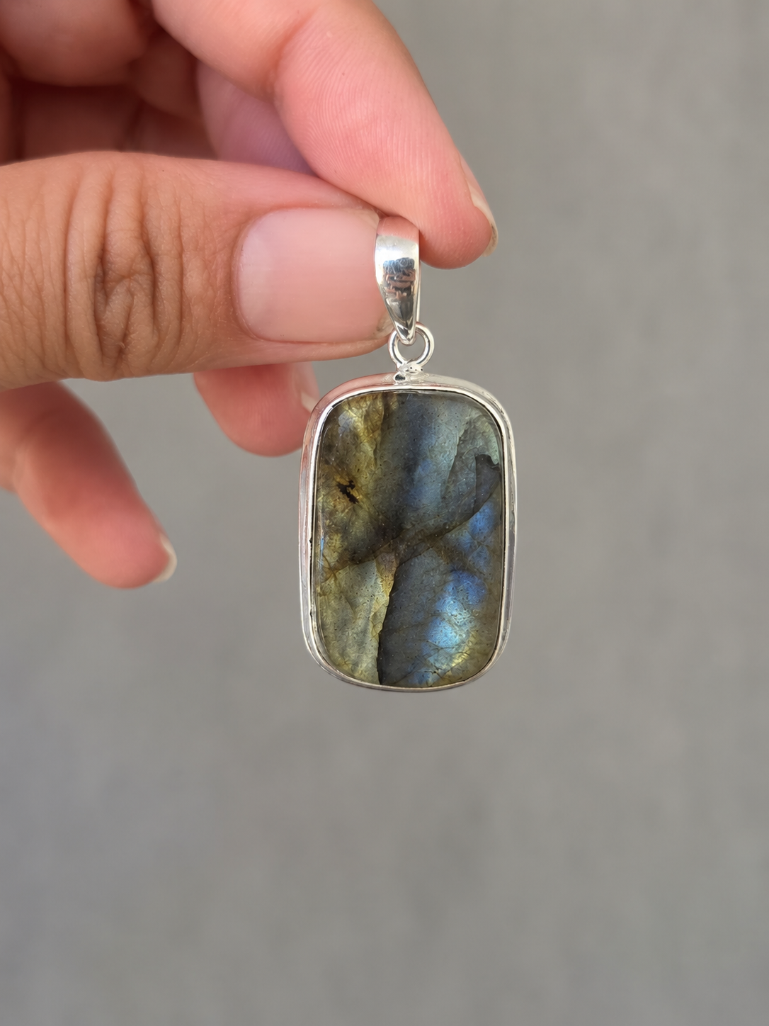 Labradorita Grande · Colgante · Plata 925