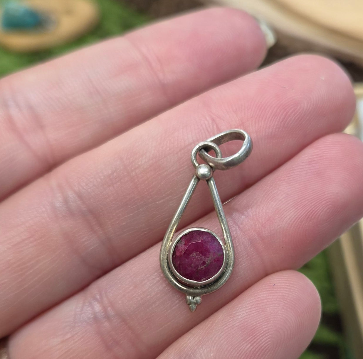 ❤️Colgante Rubí Gota Sagrada – Fuerza del Corazón en Plata 925