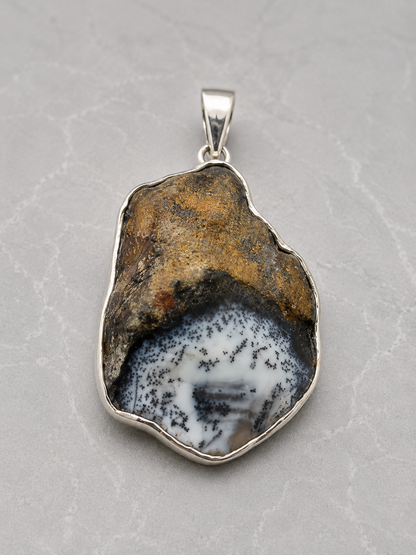 Colgante de Merlinita Tallada en Plata de Ley 925
