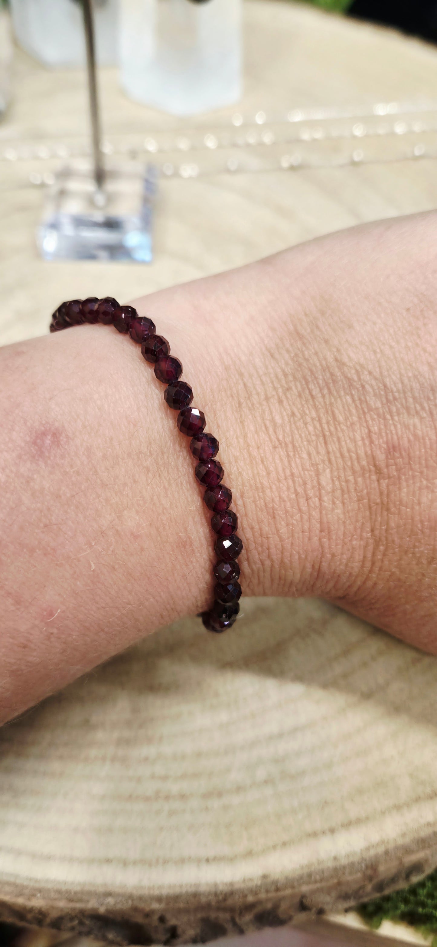 Pulsera Granate Facetado — Enciende tu fuego