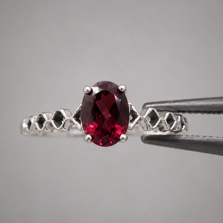 Anillo Granate facetado plata de 925