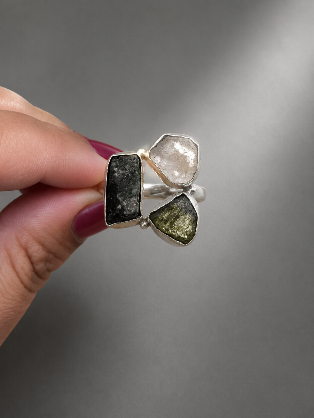 Moldavita, Herkimer y Turmalina · Anillo Portal · T17 Es.