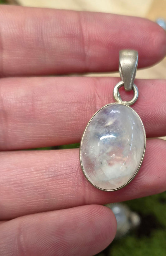 Piedra Luna — Para quien quiere volver a lo esencial de sí misma