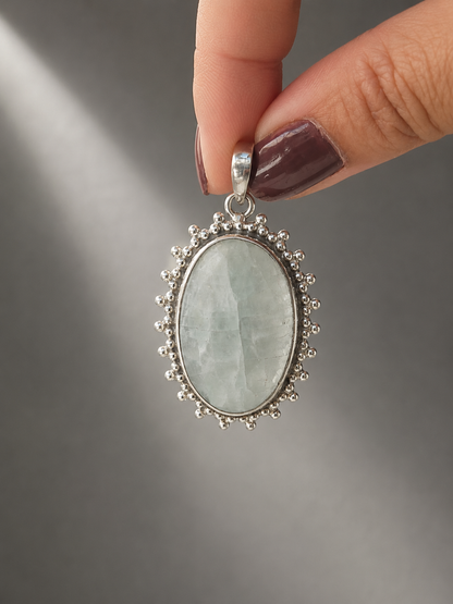 Colgante Oval de Aguamarina con Filigrana en Plata de Ley 925