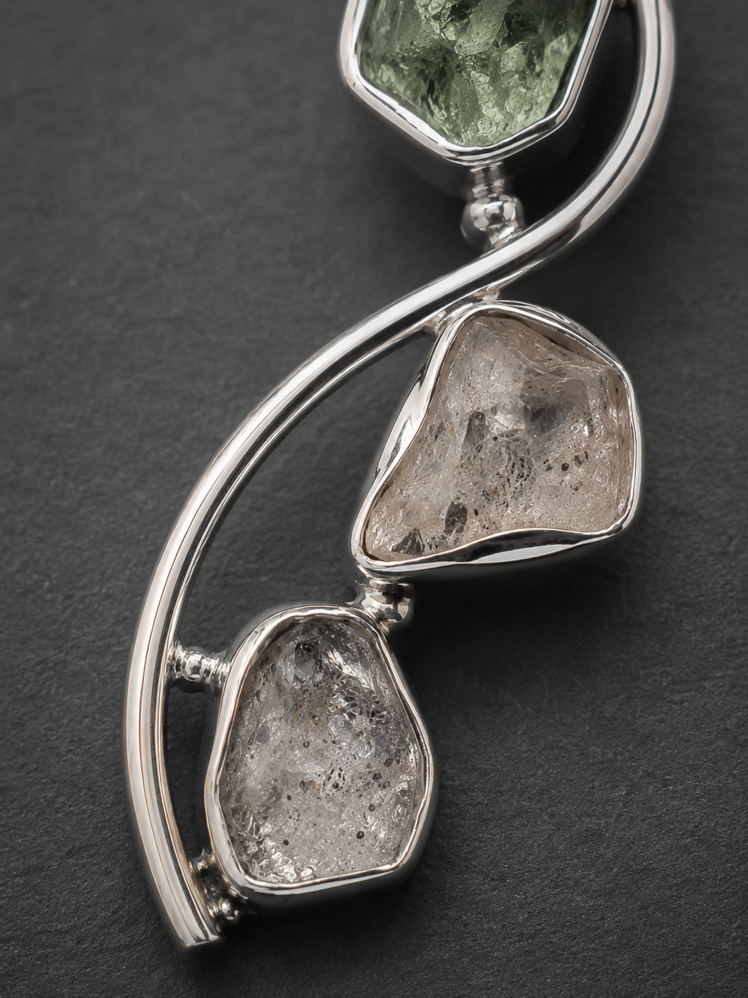 Colgante de Moldavita, Diamante Herkimer y Cristal del Líbano en Plata de Ley 925