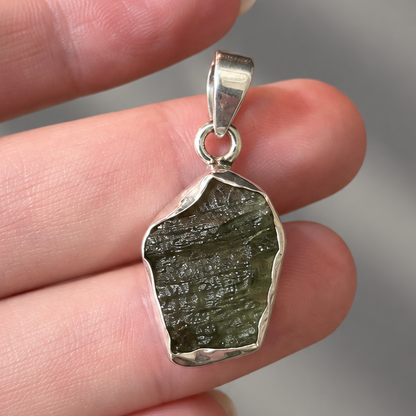 Colgante de Moldavita 4gr en Plata de Ley 925
