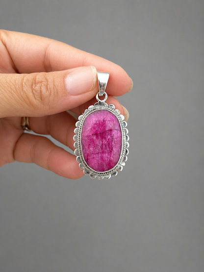 Rubí · Colgante Fuerza y Presencia · Plata 925