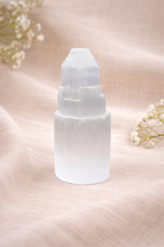 🌿Torre de Selenita 10 cm – Limpieza energética y elevación espiritual