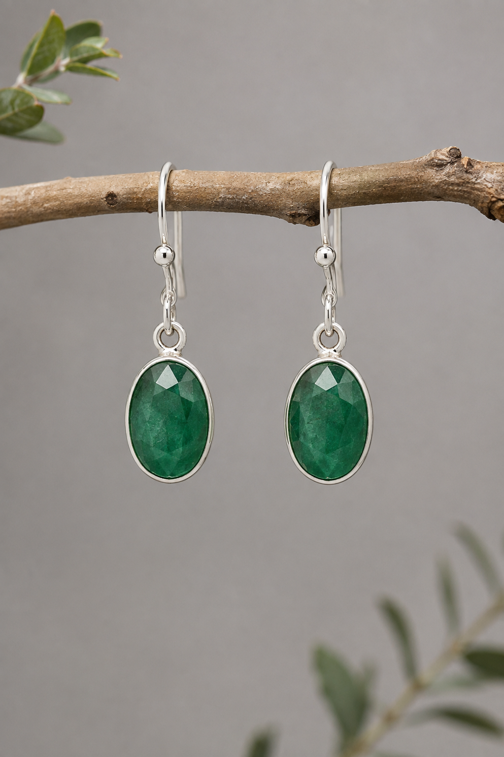 Pendientes Corindón Verde — Tu corazón sabe plata 925
