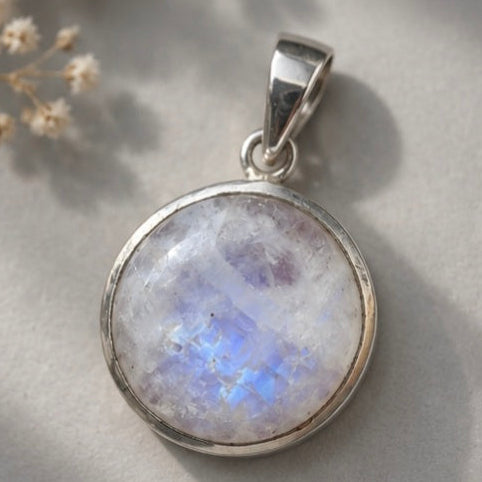Colgante El circulo. Piedra Luna Natural en Plata de Ley 925.
