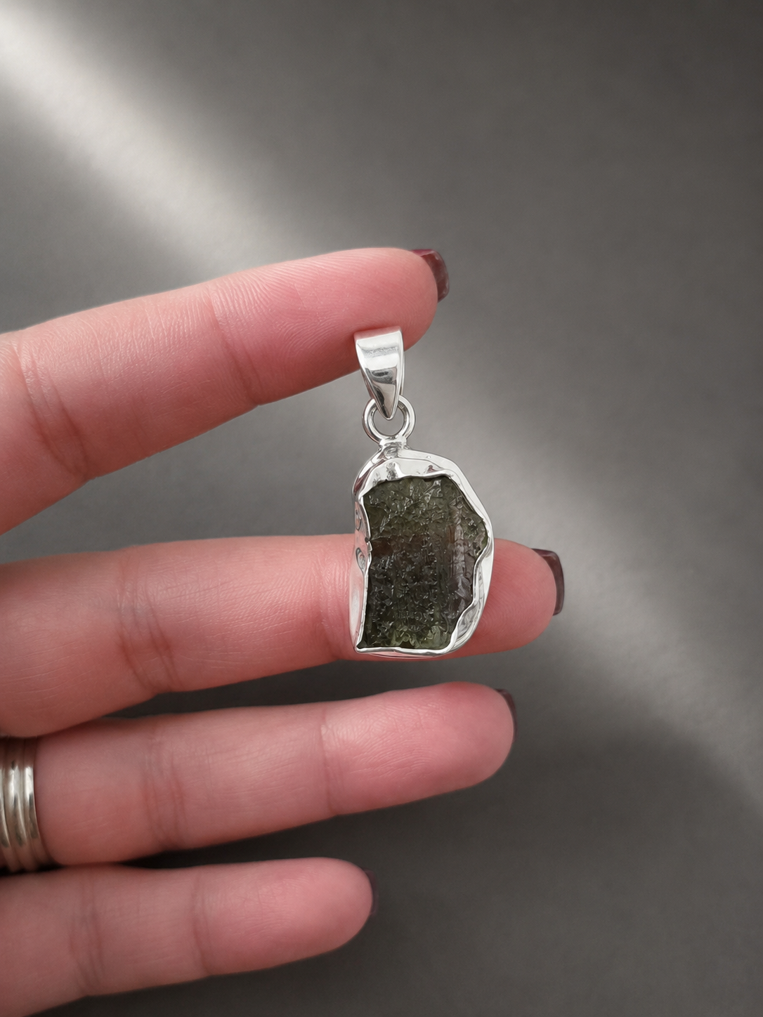 Colgante de Moldavita en Plata de Ley 925