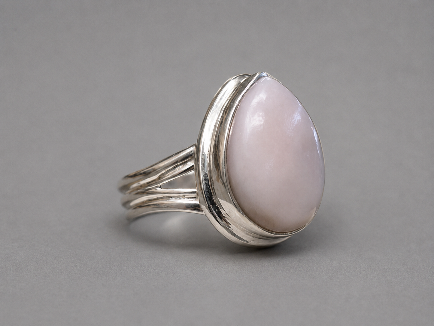 Anillo de Ópalo Rosa Natural en Plata de Ley 925