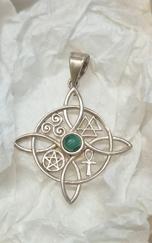 🦋Colgante Nudo de Bruja con Malaquita en Plata 925 – Protección y Poder Espiritual