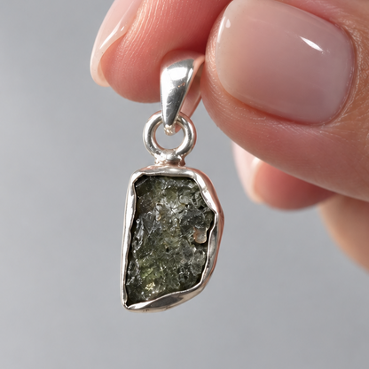 Colgante de Moldavita en Plata de Ley 925