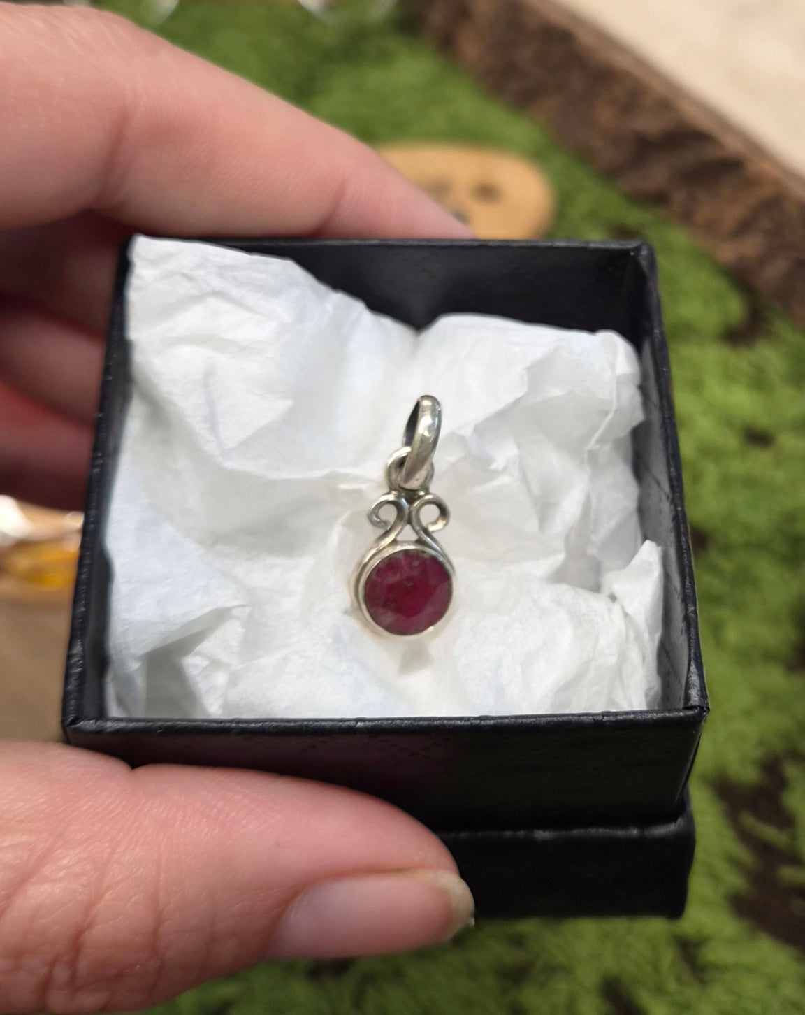 ❤️Colgante de Rubí Natural – Amuleto del Corazón en Plata 925