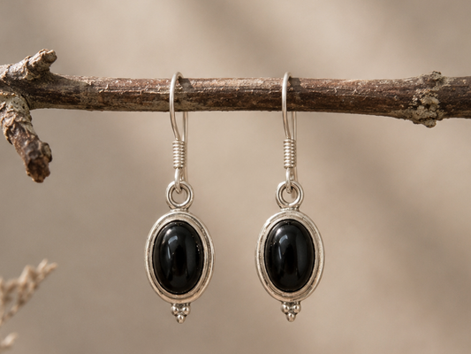 Pendientes de Turmalina Negra Oval · Protección con Elegancia