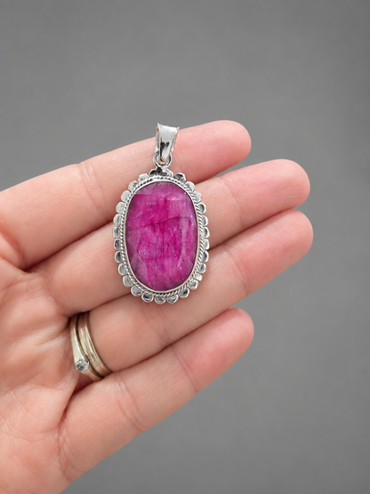 Rubí · Colgante Fuerza y Presencia · Plata 925