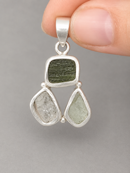 Colgante Trinidad Estelar · Moldavita, Herkimer y Cristal del Líbano · Plata de Ley 925