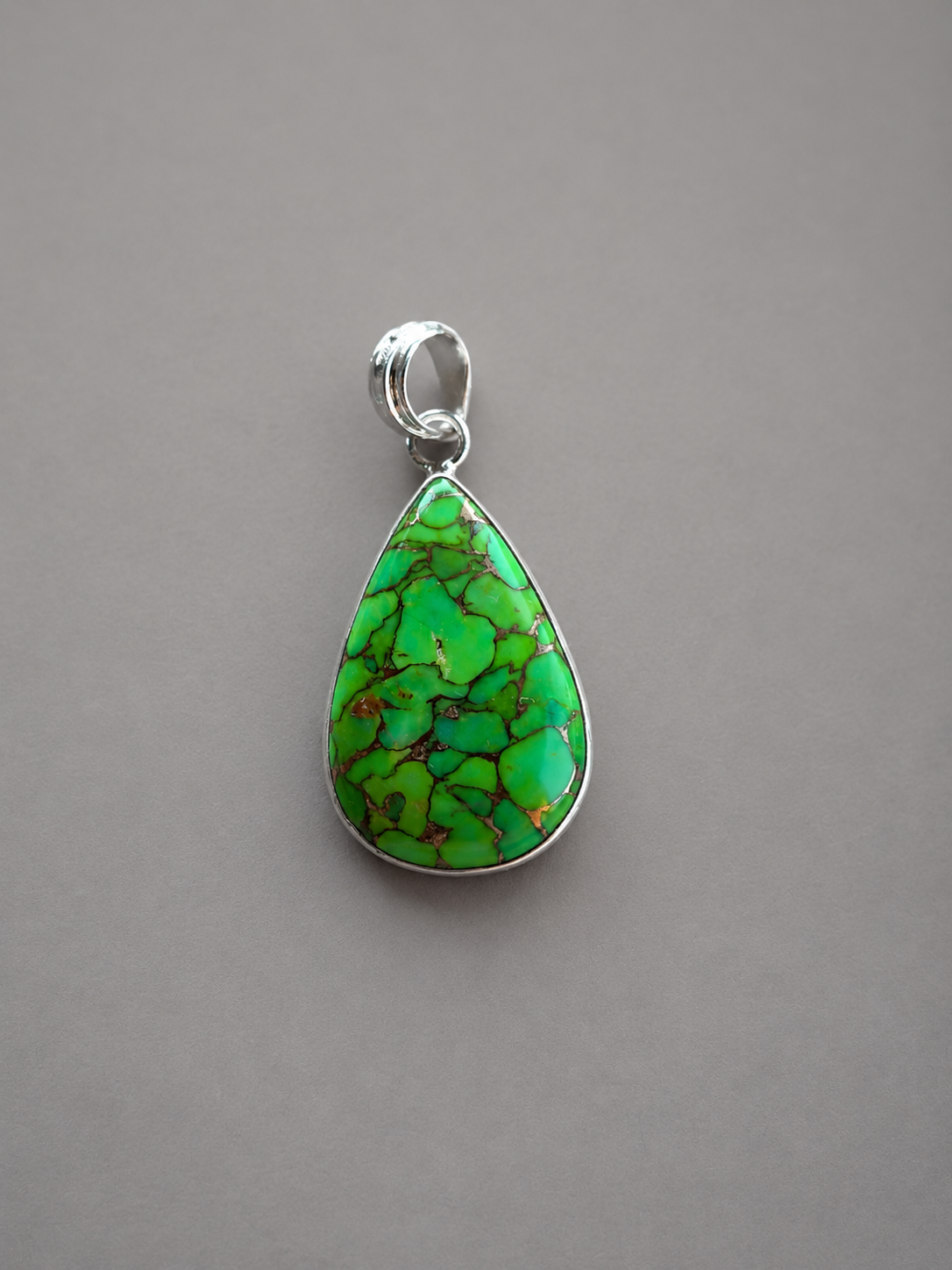 Colgante de Turquesa Verde con Pirita en Plata de Ley 925