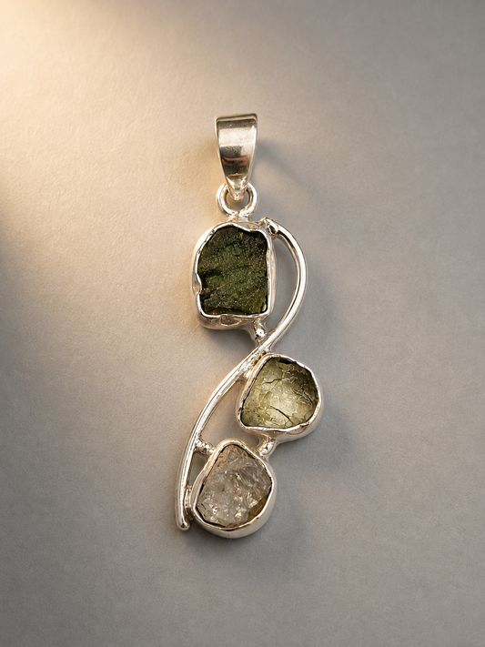 Colgante de Moldavita, Diamante Herkimer y Cristal Líbico en Plata de Ley 925