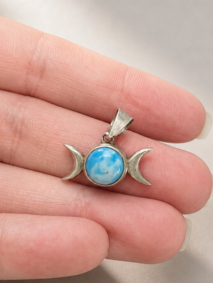 Colgante Triple Luna con Larimar en Plata de Ley 925.