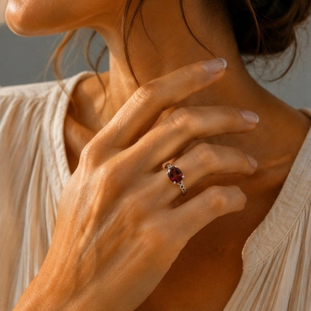Anillo Granate facetado plata de 925