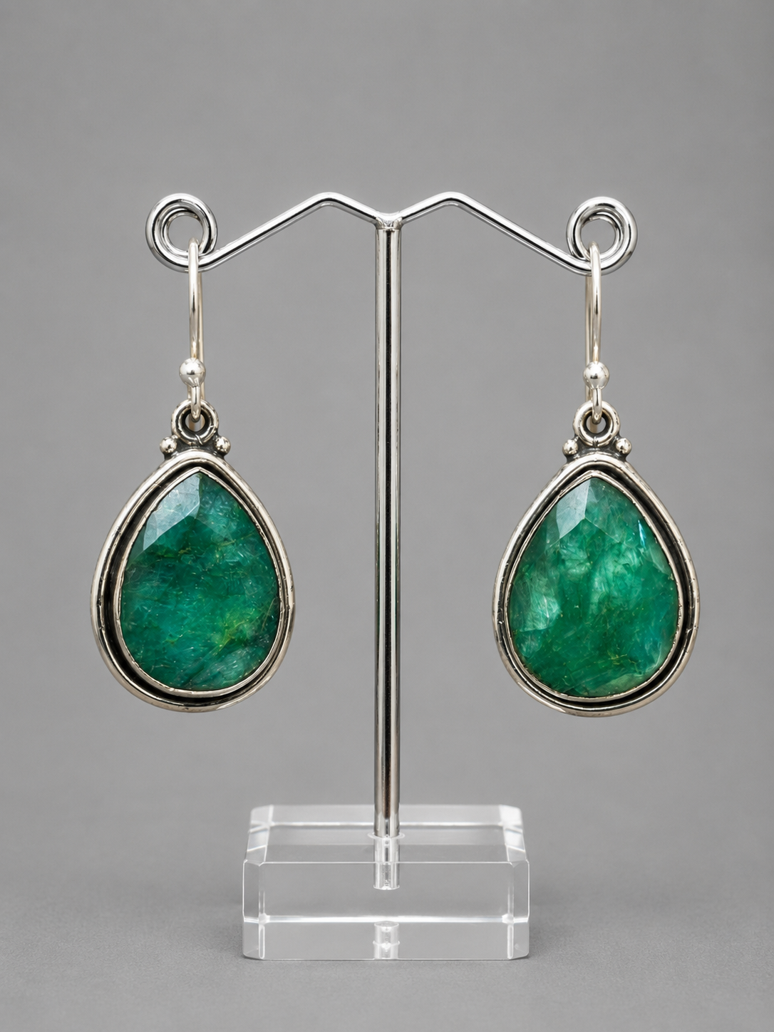 Pendientes de Zafiro Verde Natural en Plata de Ley 925