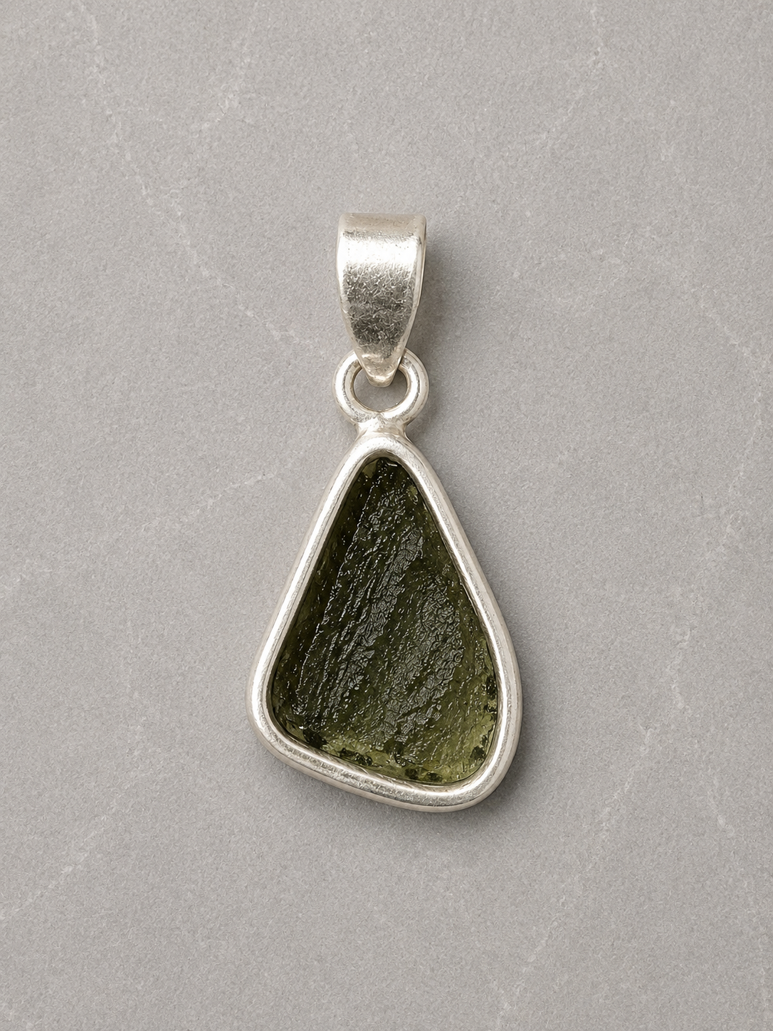 Colgante de Moldavita Natural en Plata de Ley 925