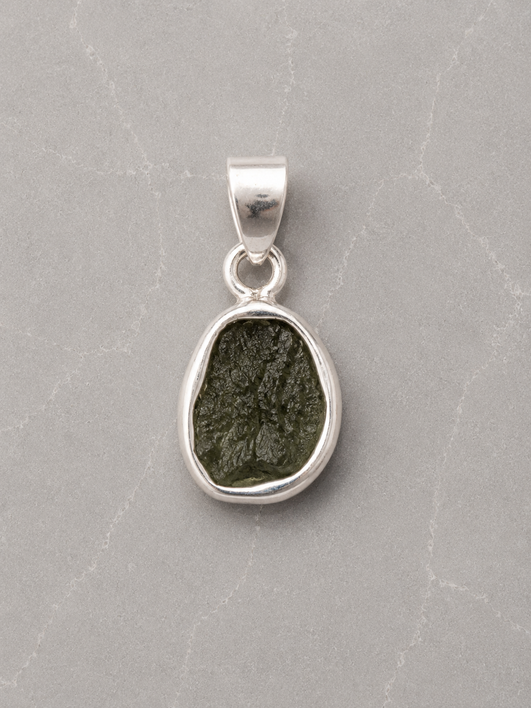 Colgante de Moldavita Natural en Plata de Ley 925