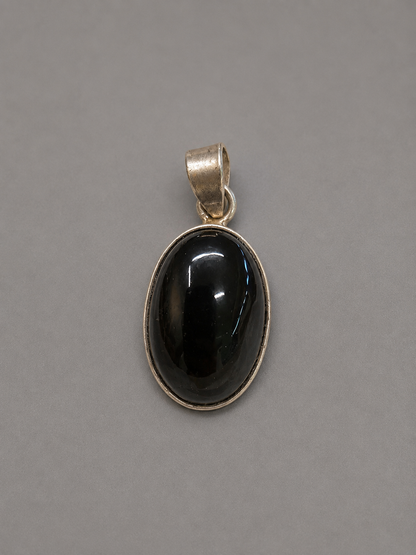 Colgante Ovalado de Turmalina Natural en Plata de Ley 925