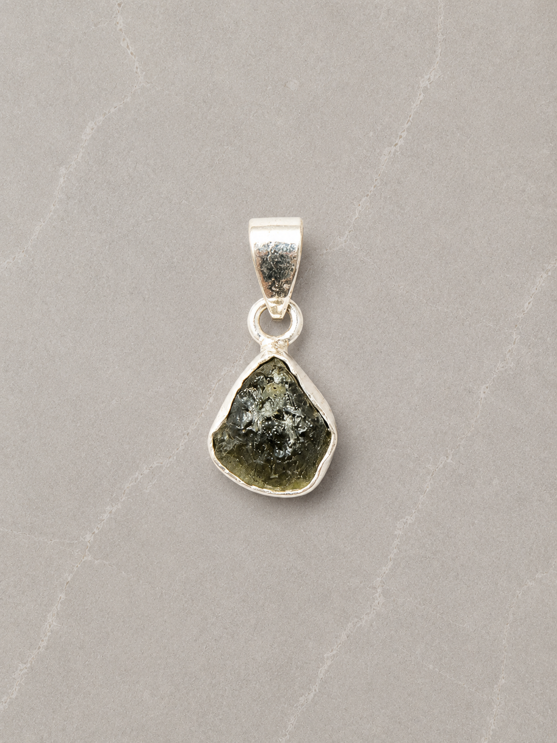 Colgante de Moldavita Natural en Plata de Ley 925