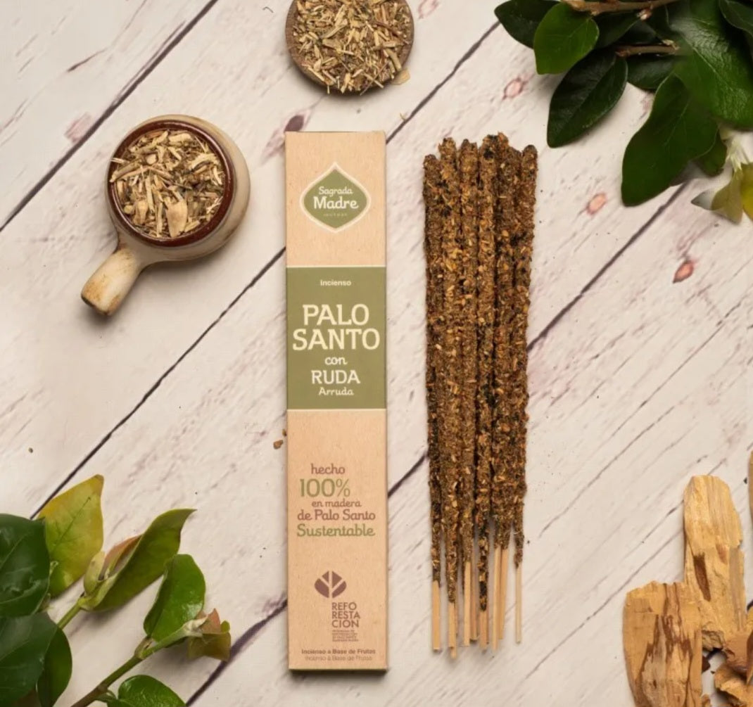 Incienso de Ruda Sagrada Madre con Palo Santo – Limpieza energética y protección espiritual