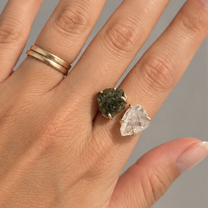 Moldavita y Herkimer · Anillo La grieta · Plata 925