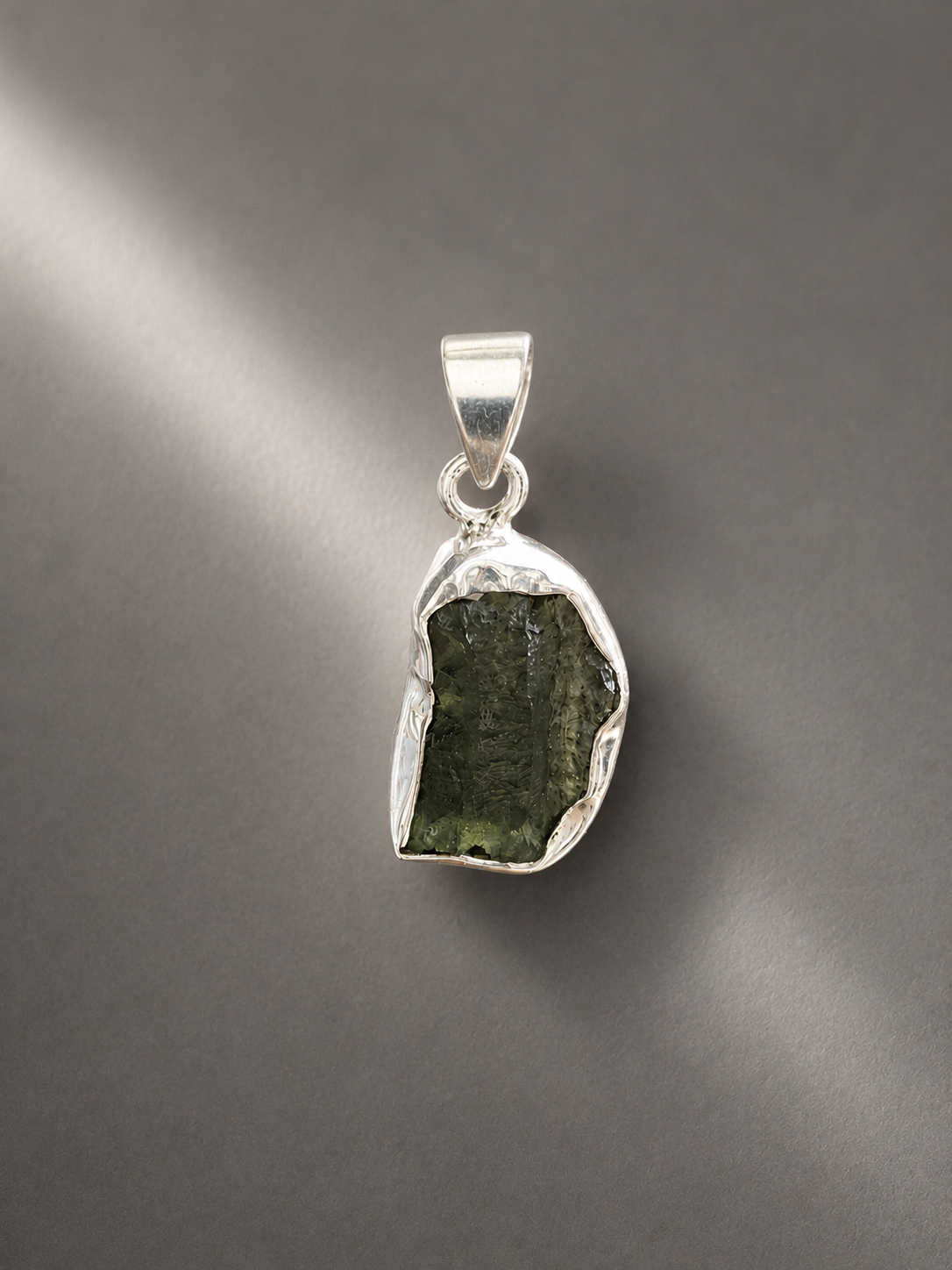 Colgante de Moldavita en Plata de Ley 925