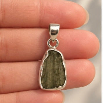 Colgante de Moldavita en Plata de Ley 925