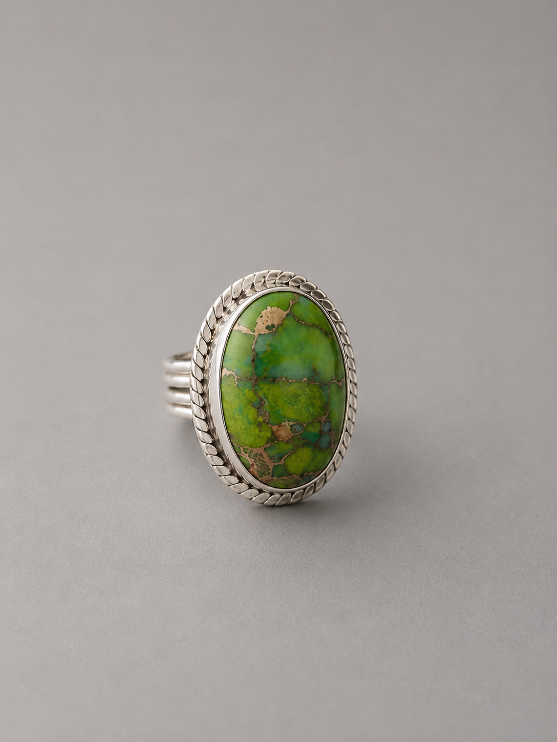 Anillo de Turquesa Potenciada Verde con Pirita en Plata de Ley 925