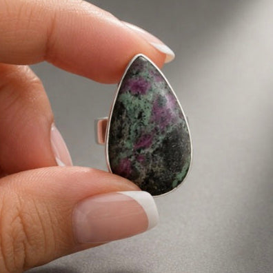 Anillo de Rubí Zoisita · Liberación del corazón Plata 925