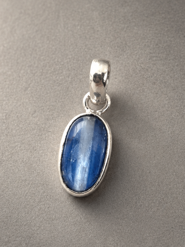 Colgante de Cianita Azul en Plata de Ley 925